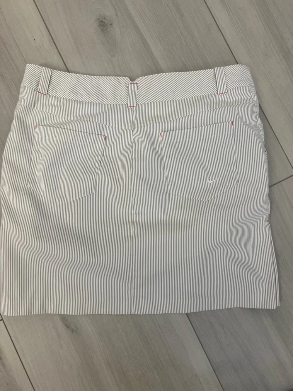 Nike‎ Golf Tour Performance Skort Sz 8 Grey Pinstripe Dri-FIT Pleated